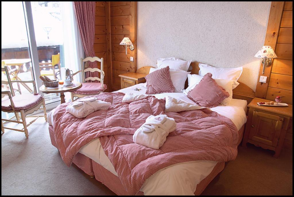 Chalet-Hotel La Marmotte, La Tapiaz & Spa, The Originals Relais Les Gets Habitación foto